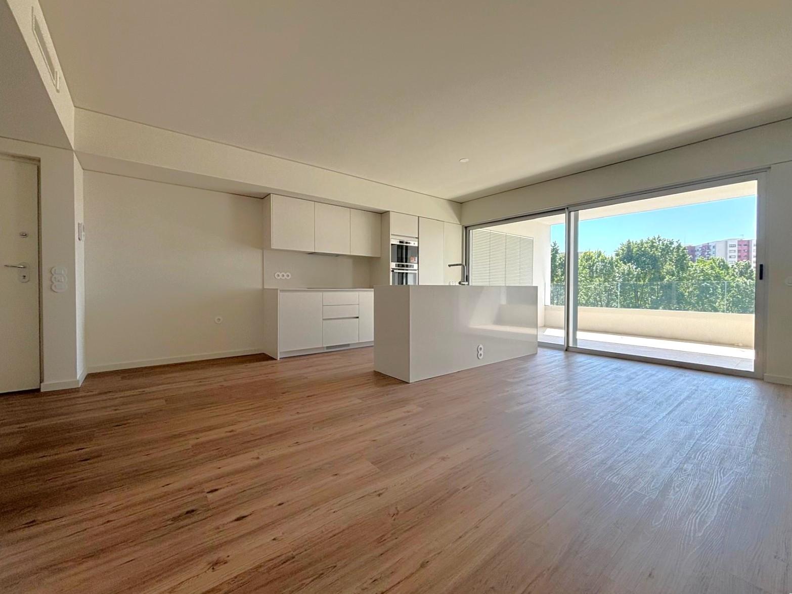 T2 NOVO no 6.º Andar c/ Varanda Sul/Poente, Garagem e Arrumo em Ramalde