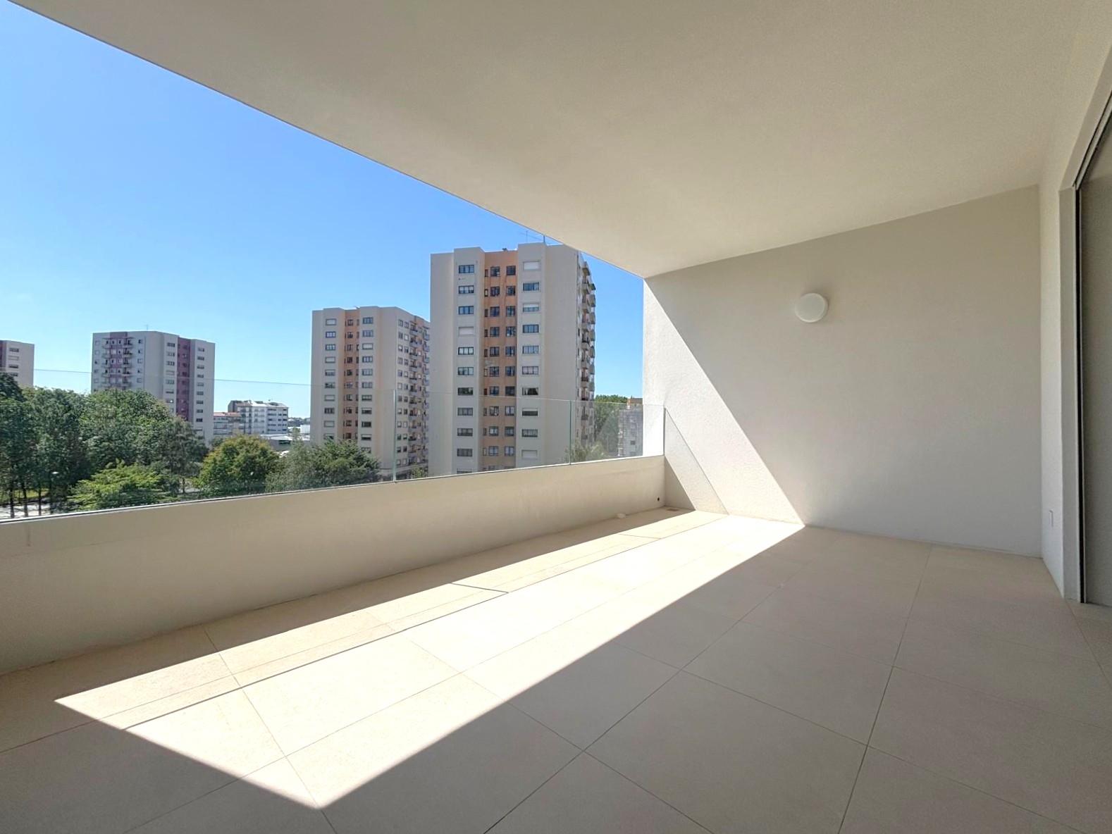 T2 NOVO no 6.º Andar c/ Varanda Sul/Poente, Garagem e Arrumo em Ramalde