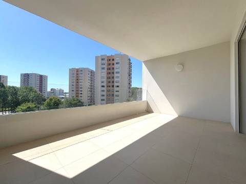 T2 NOVO no 6.º Andar c/ Varanda Sul/Poente, Garagem e Arrumo em Ramalde