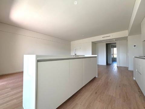 T2 NOVO no 6.º Andar c/ Varanda Sul/Poente, Garagem e Arrumo em Ramalde