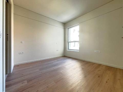 T2 NOVO no 6.º Andar c/ Varanda Sul/Poente, Garagem e Arrumo em Ramalde