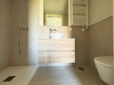 T2 NOVO no 6.º Andar c/ Varanda Sul/Poente, Garagem e Arrumo em Ramalde