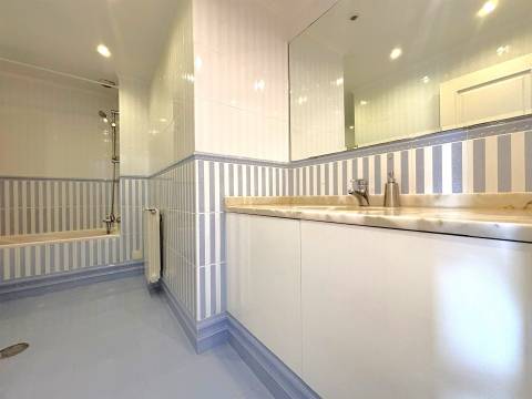 Moradia T5 com jardim e vista mar | Pinhais da Foz