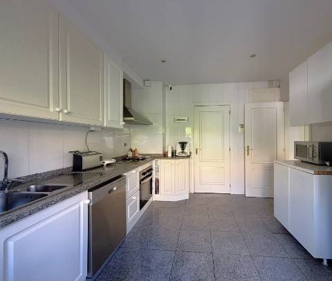 Moradia T5 com jardim e vista mar | Pinhais da Foz