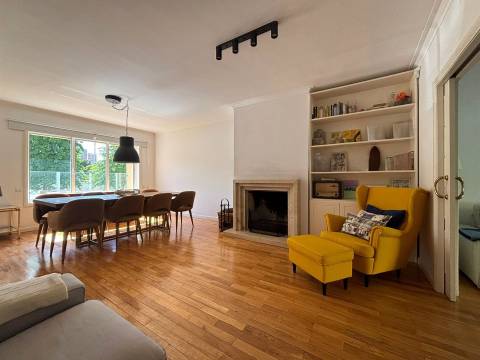 Moradia T5 com jardim e vista mar | Pinhais da Foz