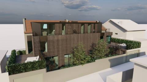 Moradia T4 c/ jardim junto ao rio nas Condominhas
