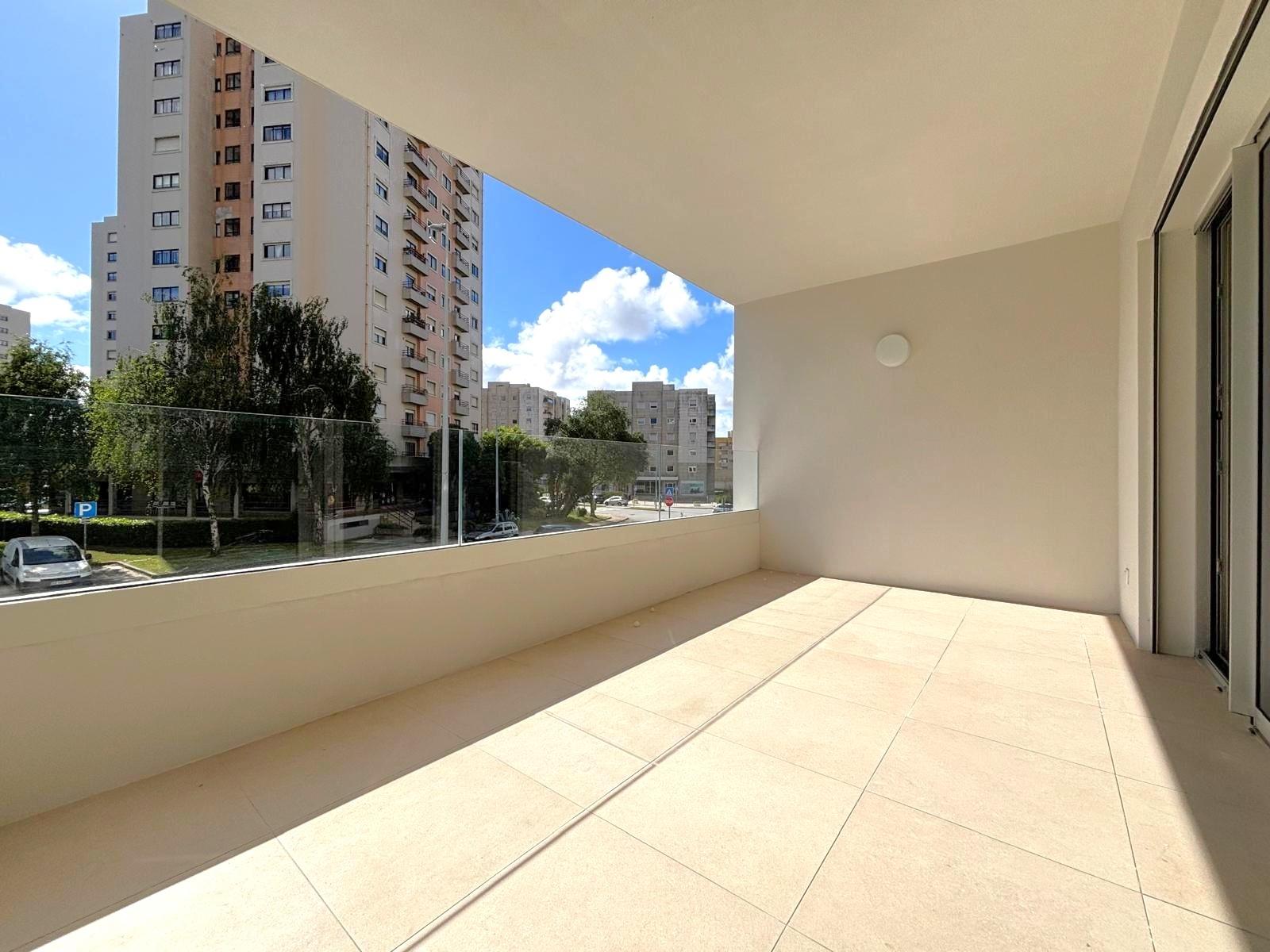T1 c/ 2 Varanda Sul/Poente, Garagem e Arrumo em Ramalde