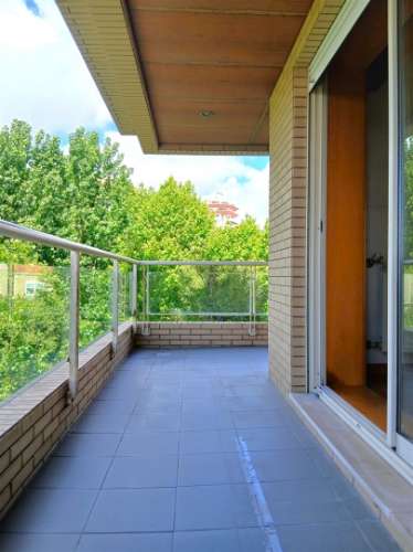 Apartamento T3 com Varanda junto à Praça do Império – Foz do Douro