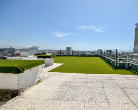 Penthouse T5 com terraço | Piscina e vistas abertas | Boavista