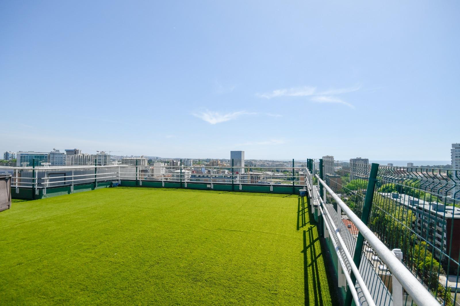 Penthouse T5 com terraço | Piscina e vistas abertas | Boavista