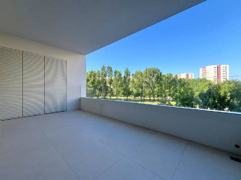 T1 c/ Varanda /Poente, Garagem e Arrumo em Ramalde