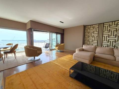T4 frente mar com vistas deslumbrantes | Matosinhos Sul