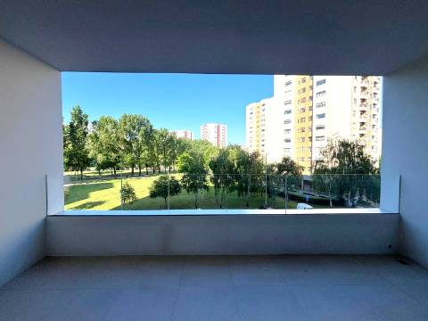 T1 c/ Varanda /Poente, Garagem e Arrumo em Ramalde