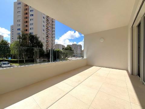 T1 c/ 2 Varanda Sul/Poente, Garagem e Arrumo em Ramalde
