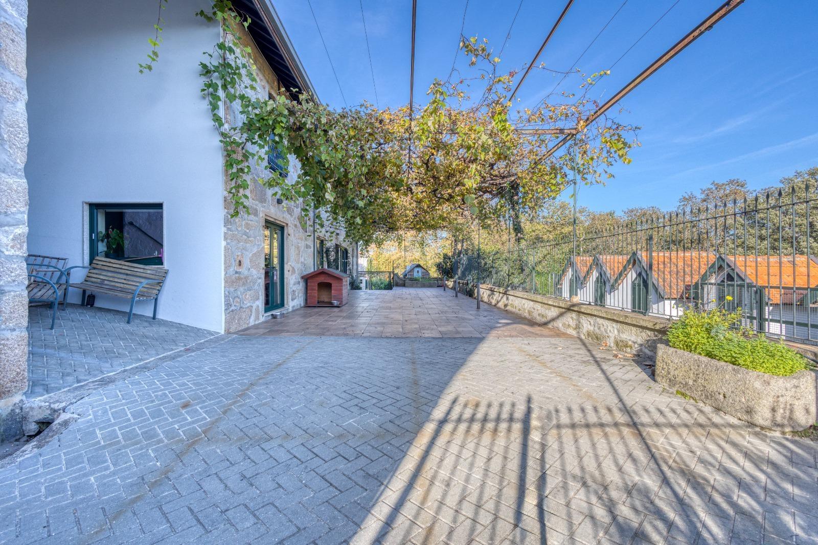 Quinta T7+3 com jardim, bosque e piscina | Grande Porto