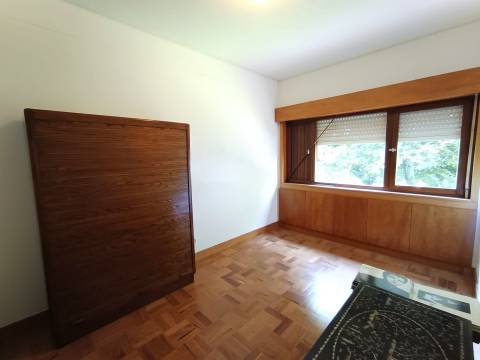 T3 renovado com garagem fechada | Fluvial próximo ao rio Douro