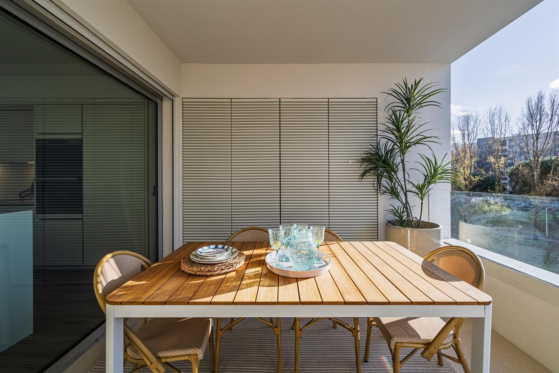 T2 Duplex | Novo com Varandas | lugar de garagem Prelada