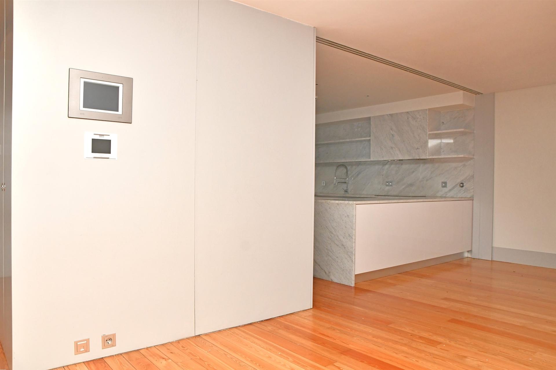 Moradia com 4 Suites jardim e piscina na Foz