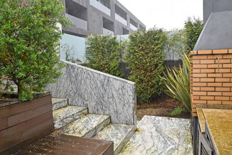 Moradia com 4 Suites jardim e piscina na Foz