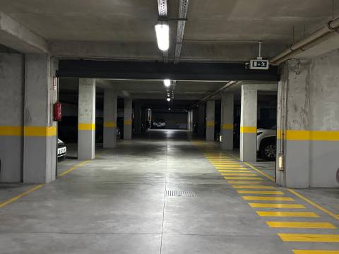 T1 | equipado | mobilado e  garagem junto ao NorteShopping