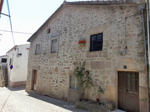 Moradia para Restaurar T4 Venda em Soalheira,Fundão