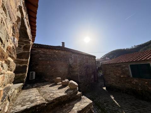 Moradia T1 Arrendamento em Sarzedas,Castelo Branco