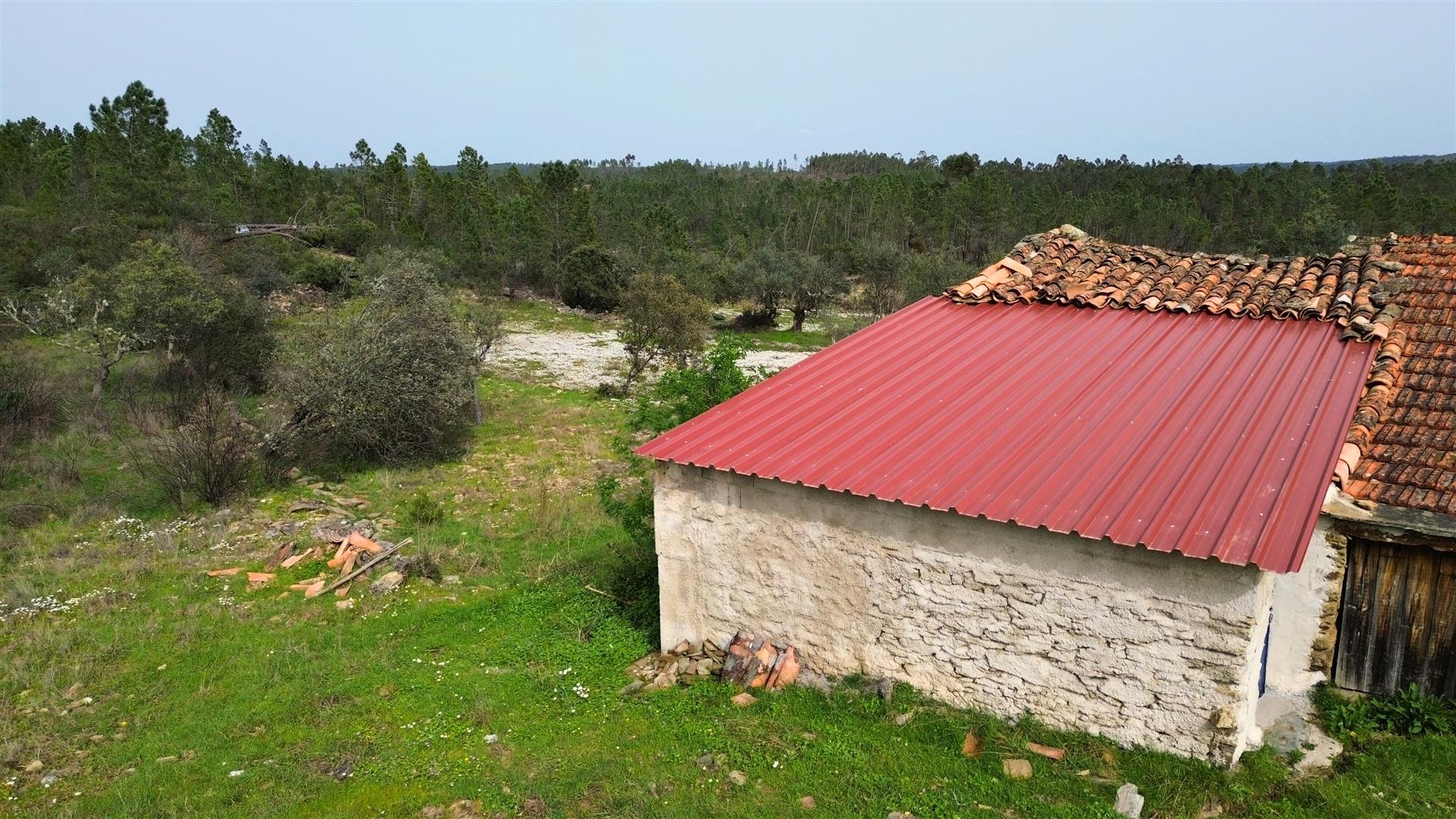construção de pedra, terreno,