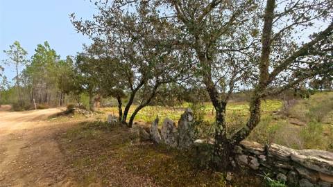 construção de pedra, terreno,