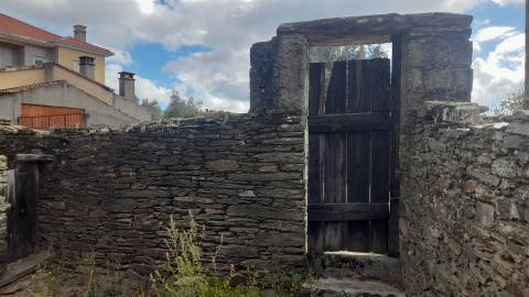 Moradia Rústica T0 Venda em Santo André das Tojeiras,Castelo Branco