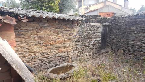 Moradia Rústica T0 Venda em Santo André das Tojeiras,Castelo Branco