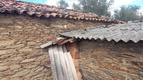 Moradia Rústica T0 Venda em Santo André das Tojeiras,Castelo Branco