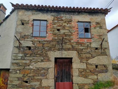 Moradia para Restaurar T2 Venda em Castelo Branco,Castelo Branco