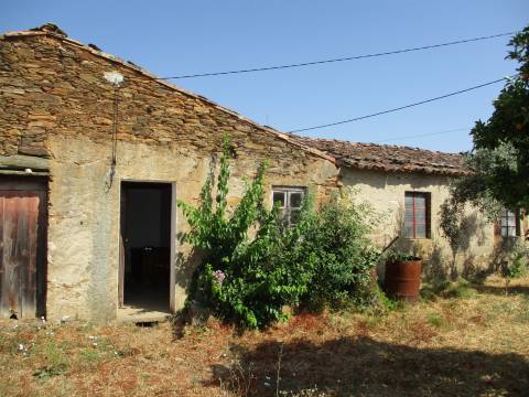 Moradia T2 Venda em Sarzedas,Castelo Branco