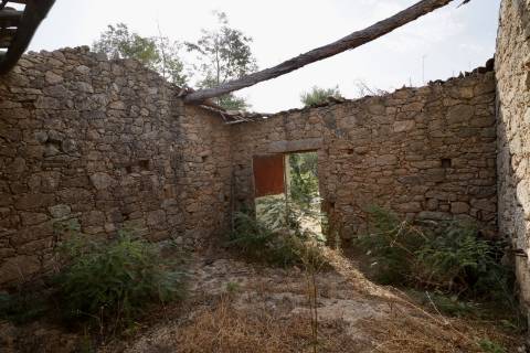 Quinta para venda com casa de habitação para recuperar