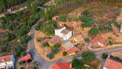 Moradia Rústica T4 Venda em Sarzedas,Castelo Branco