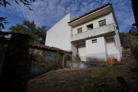 Moradia Rústica T4 Venda em Sarzedas,Castelo Branco