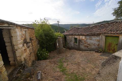Moradia Rústica T4 Venda em Sarzedas,Castelo Branco