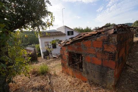 Moradia Rústica T4 Venda em Sarzedas,Castelo Branco