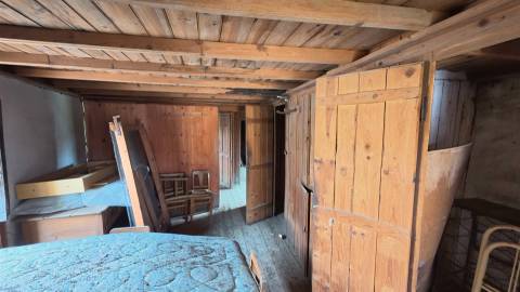 Moradia em xisto, sarzedas, castelo Branco.