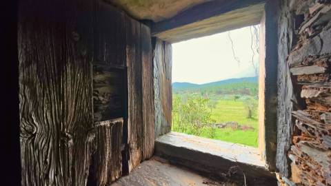 Moradia em xisto, sarzedas, castelo Branco.