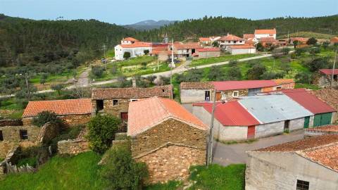 Moradia em xisto, sarzedas, castelo Branco.