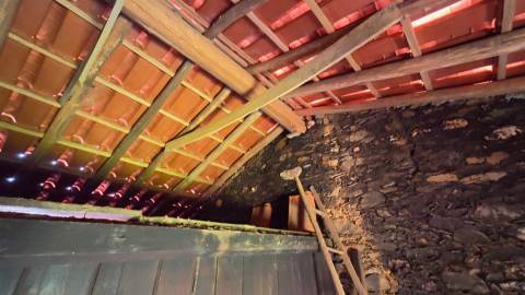 Moradia em xisto, sarzedas, castelo Branco.