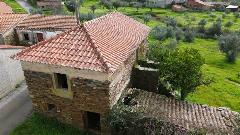 Moradia em xisto, sarzedas, castelo Branco.