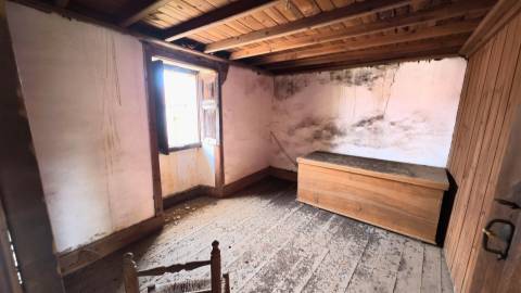 Moradia em xisto, sarzedas, castelo Branco.