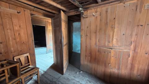 Moradia em xisto, sarzedas, castelo Branco.