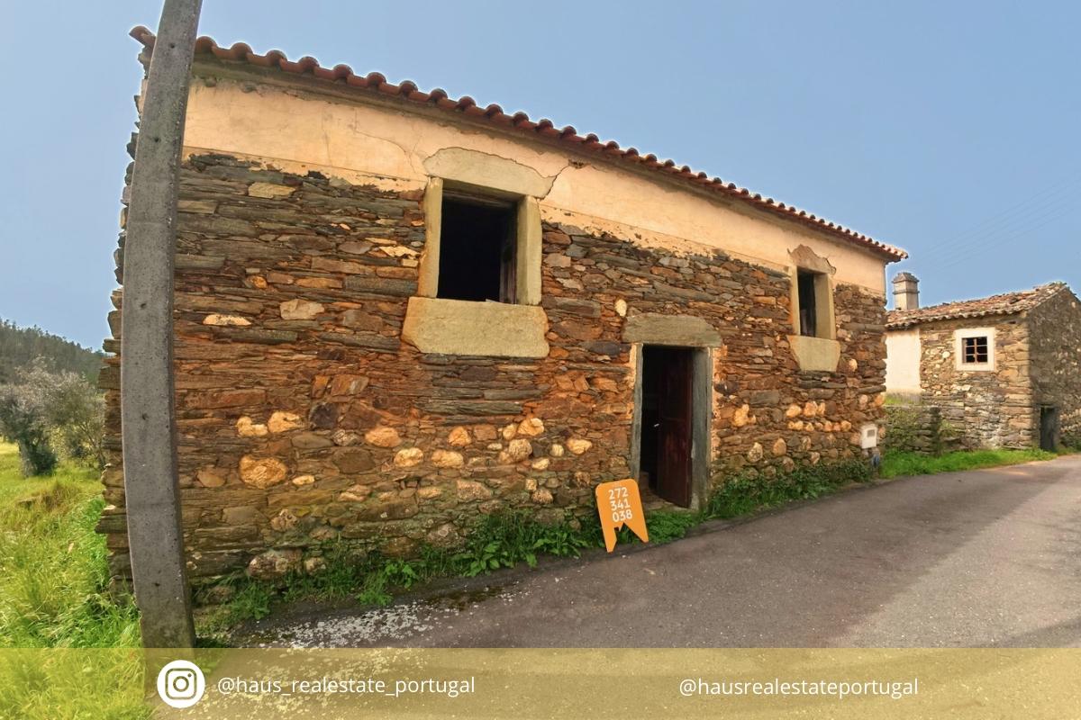 Moradia em xisto, sarzedas, castelo Branco.