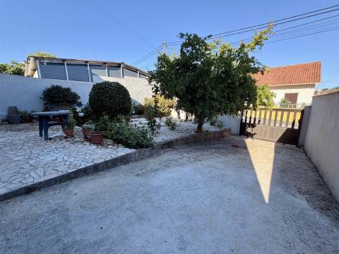 Moradia Geminada T5 Venda em Escalos de Baixo e Mata,Castelo Branco