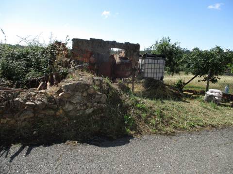 Moradia Geminada T2 Venda em Sarzedas,Castelo Branco