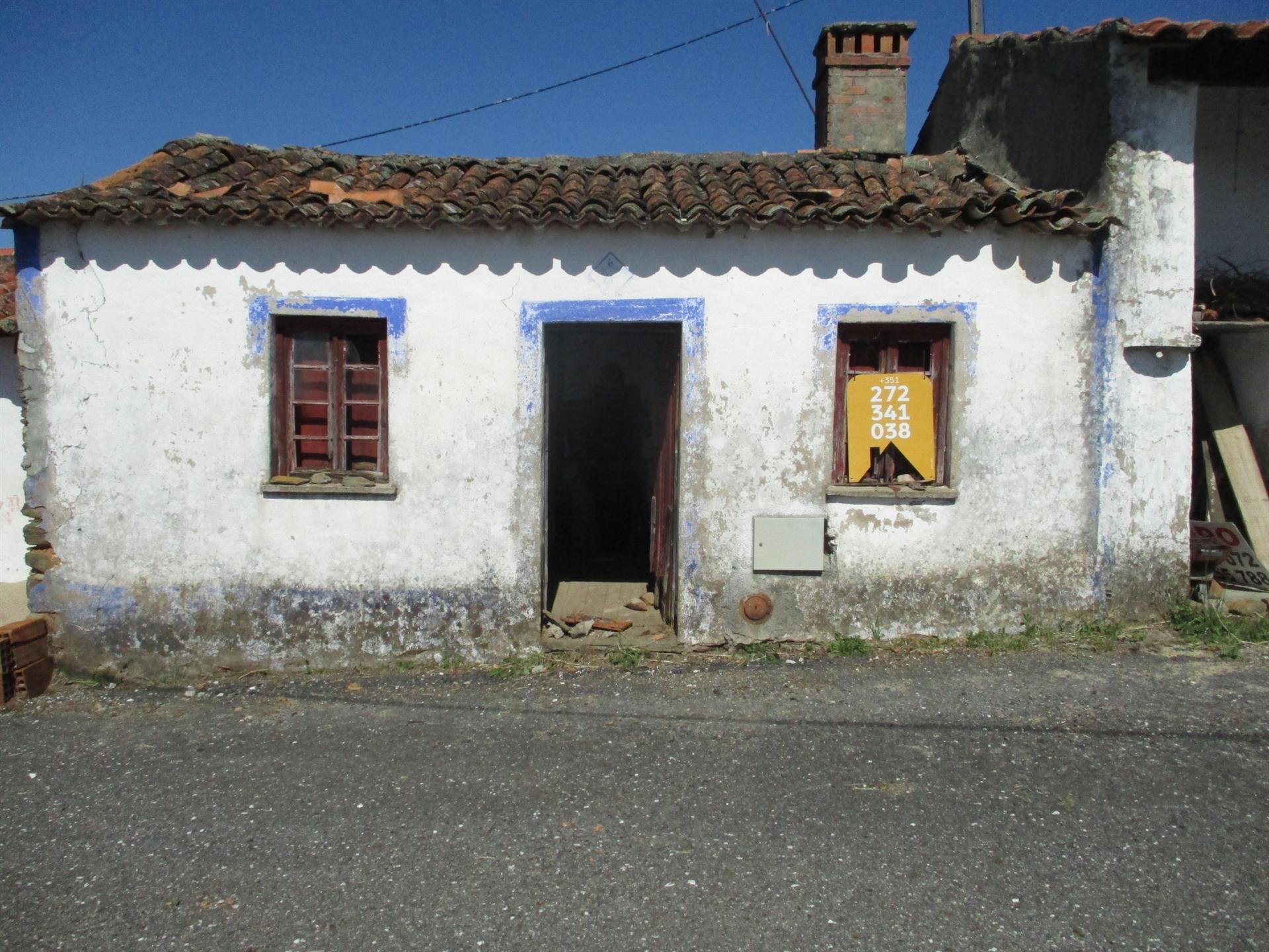 Moradia Geminada T2 Venda em Sarzedas,Castelo Branco