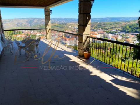 Moradia Isolada T5 Venda em Lamego (Almacave e Sé),Lamego